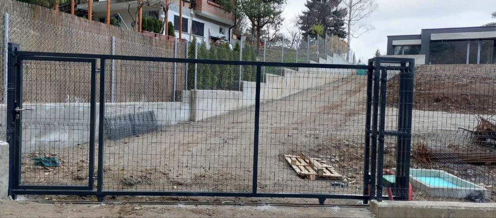 Поцинковани оградни пана с 50 год.гаранция.Колове!