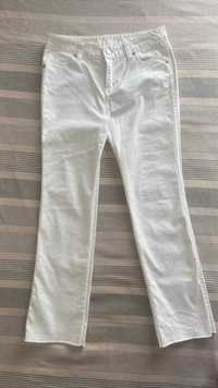 прямые джинсы белые