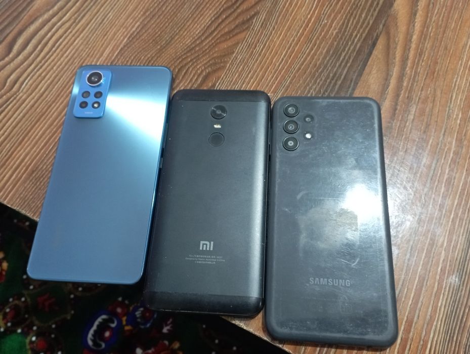 Redmi Samsung telefonlari sotiladi