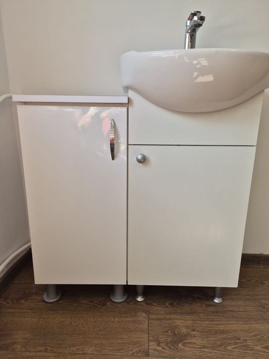 Vand mobilier chiuveta mica + lavoar second hand