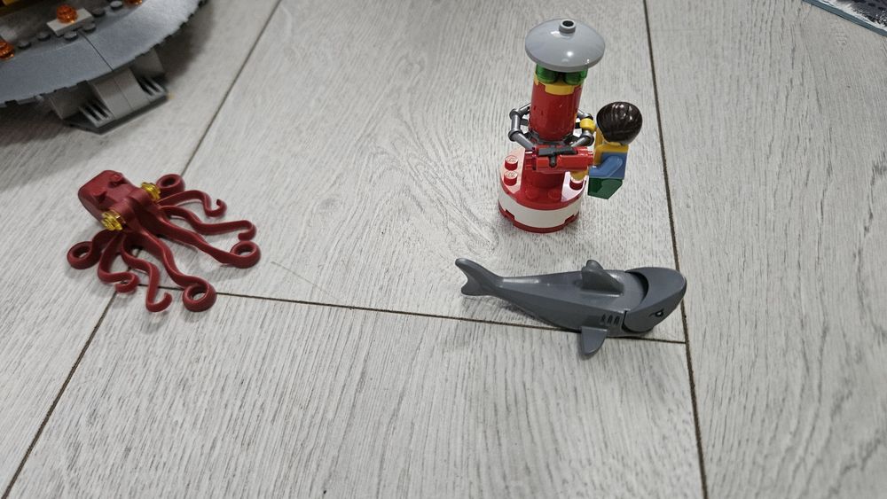 Lego City 60167-  Sediul central al Garzii de coasta