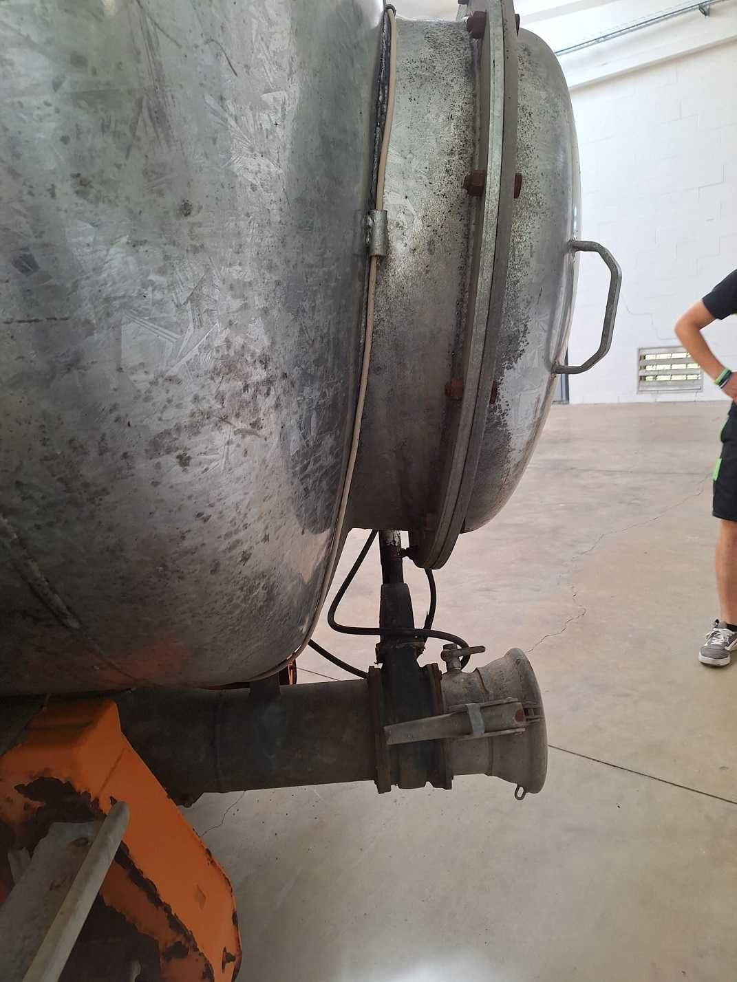 Vand vidanje galvanizate si cisterne INOX 8000 - 20000 litri agricole