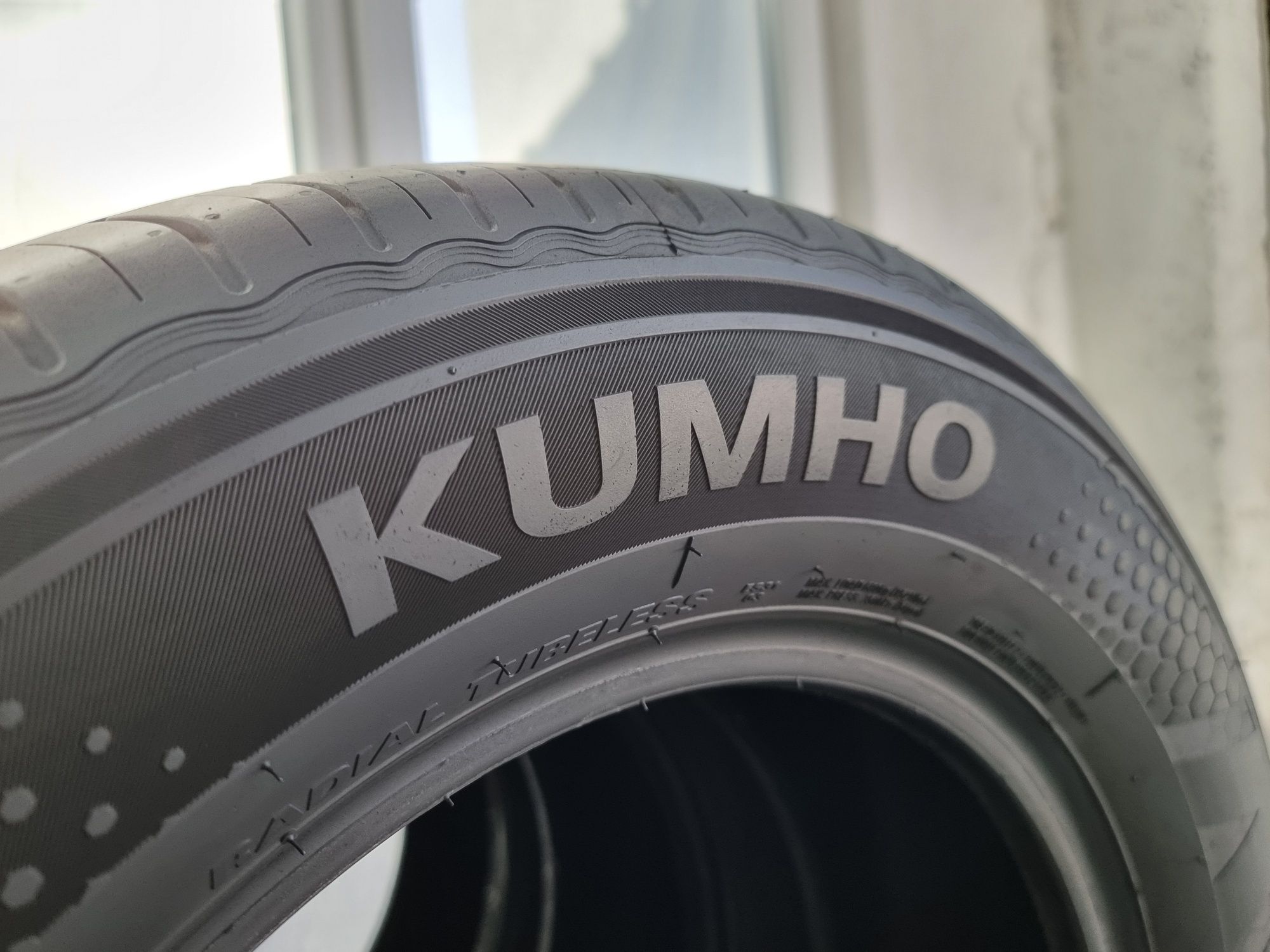 "Dot 22" 215/60/16 Kumho 4Броя: 380лв 7.5мм като НОВИ