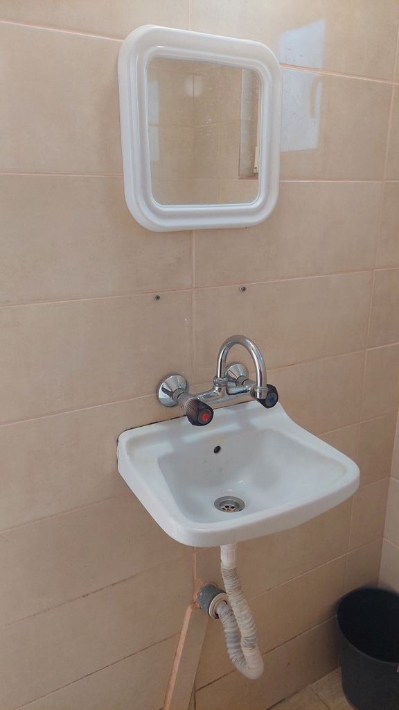 Дава се под наем Хотел в Бяла - 2000 кв.м за 15300 € - Снимка #14