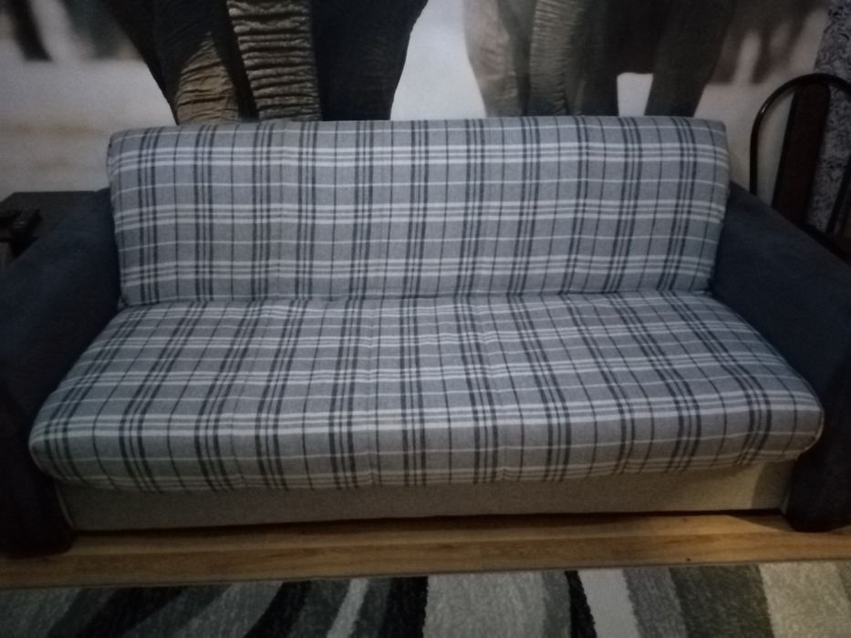 Продам диван с креслом, шкафы, комод, прихожая