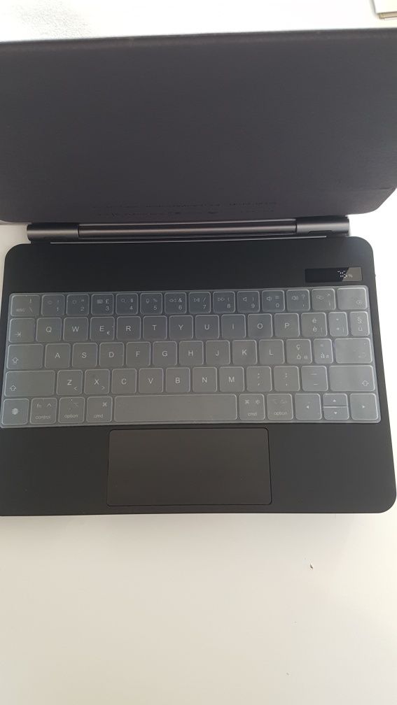 Калъф с магнитна клавиатура за iPad Air 11" 2024 M2, iPad Pro 11"