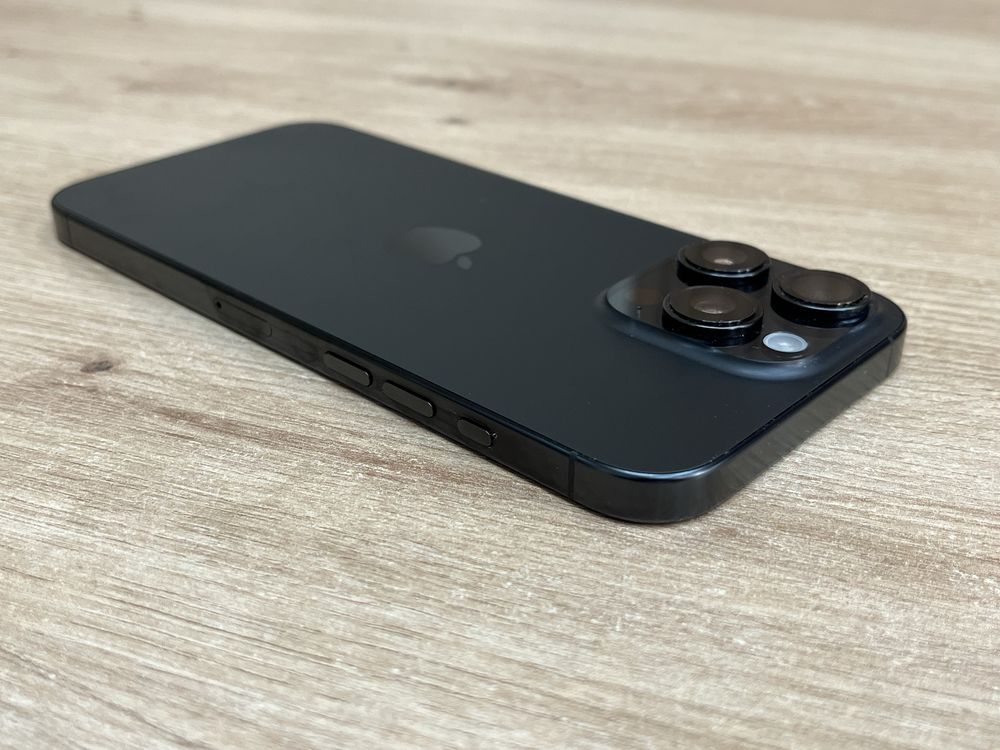 iPhone 16 Pro Max 256GB Гаранция 35 Цикъла