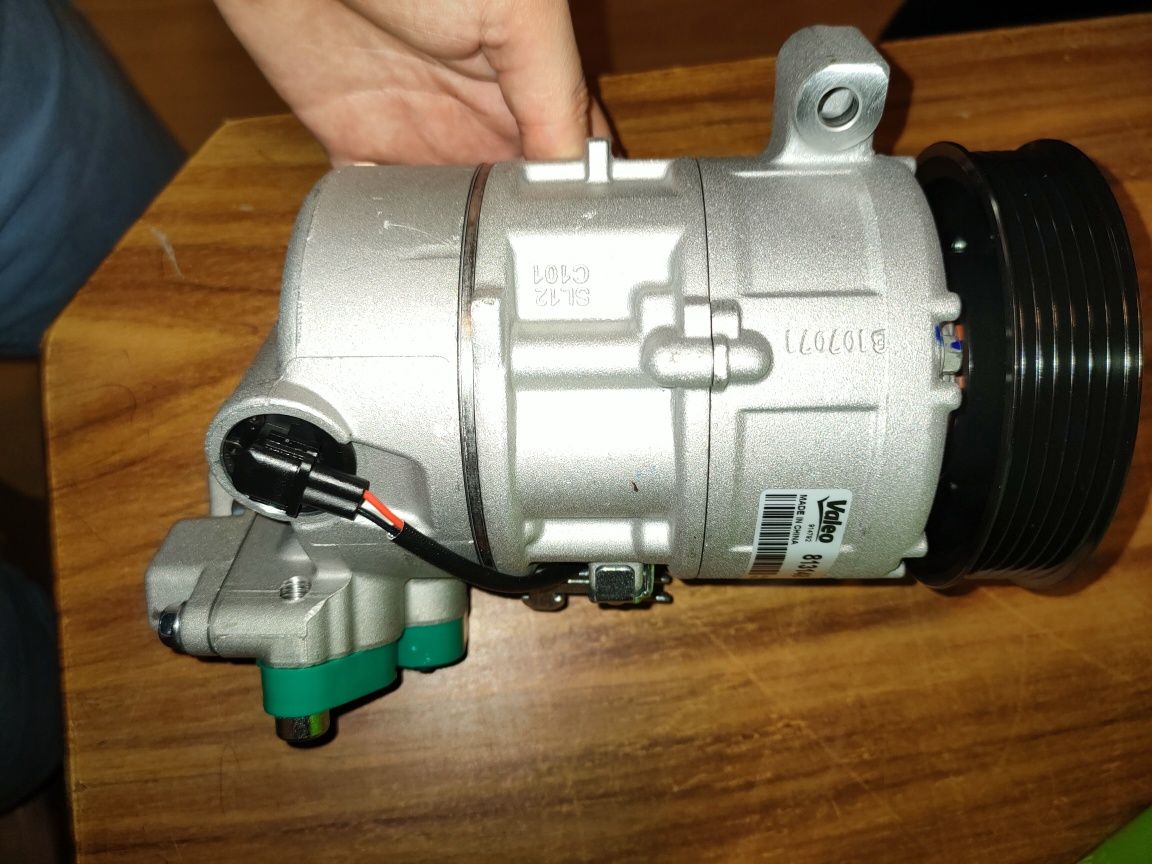 Compresor clima nou BMW E90 E91 E84 E87 2.0 benzina cod 813148