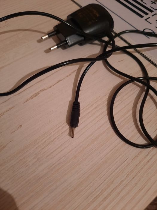 Продам зарядку новую (штекер)