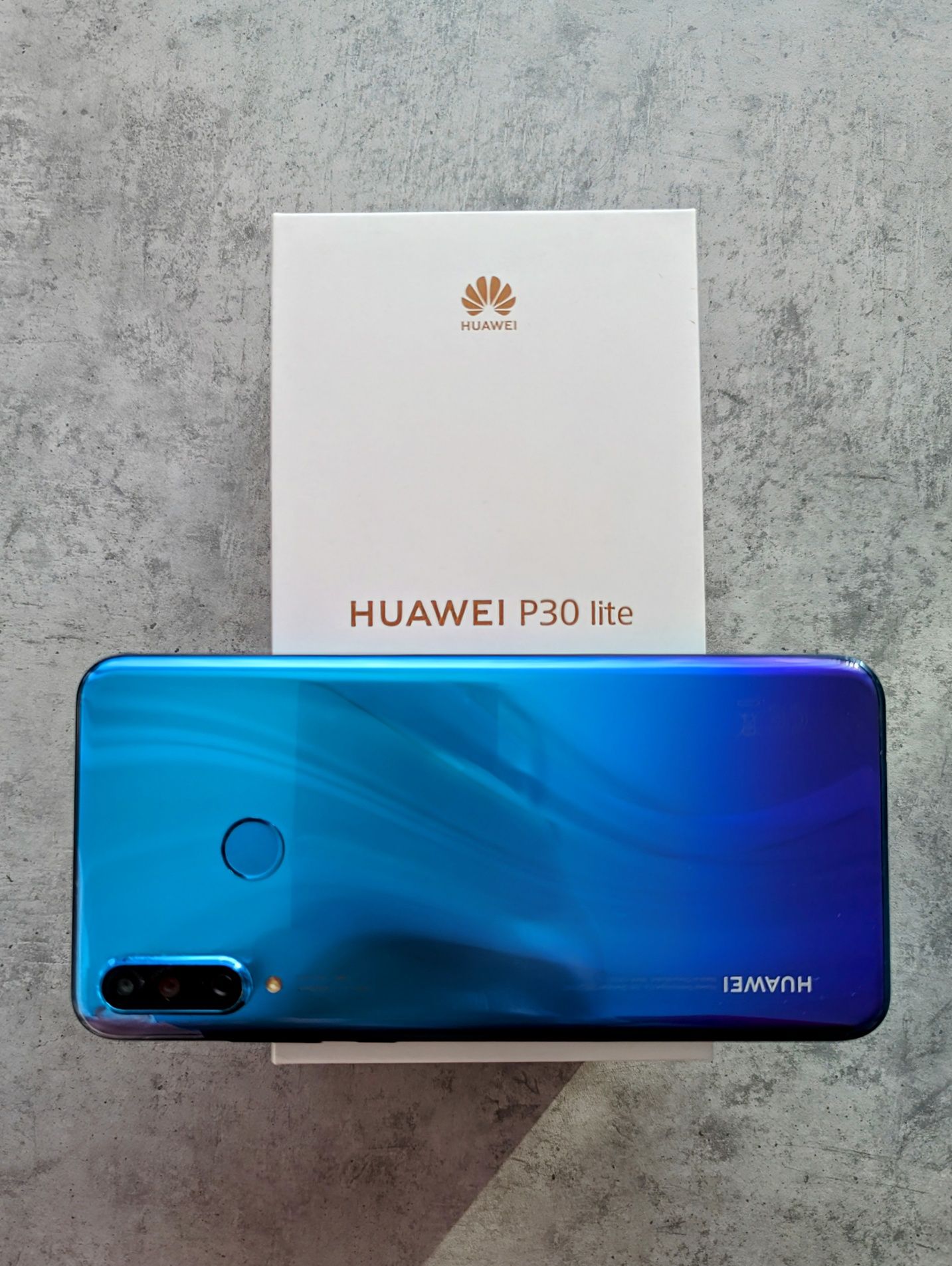 Telefon Huawei P30 Lite