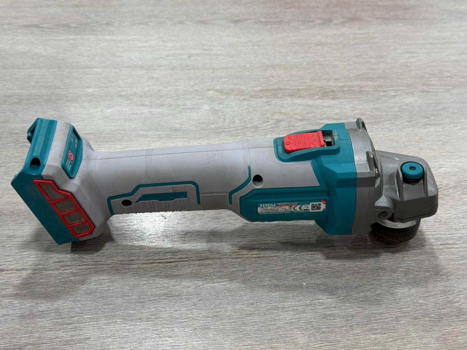 Акумулаторен ъглошлайф TOTAL Industrial 20V