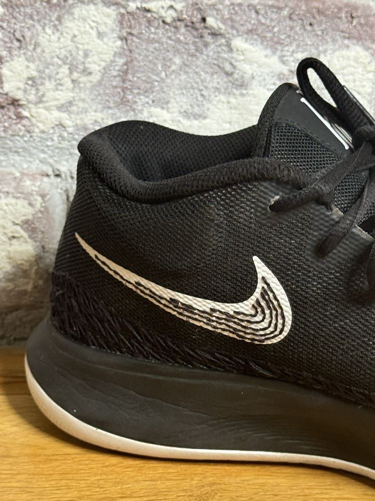 Маратонки за баскетбол Nike Kyrie Irving