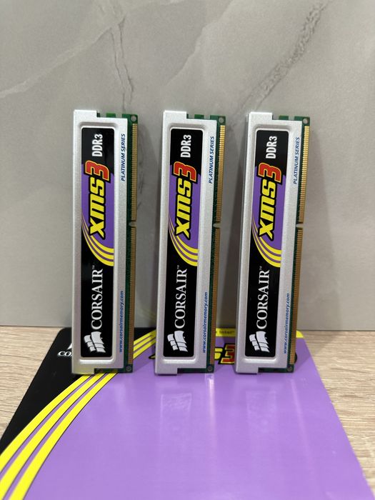 Комплект оперативной памяти DDR3 Corsair xms3 3Gb (3x1 Gb)
