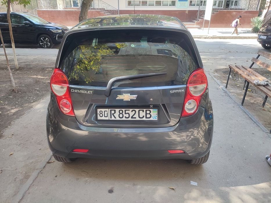 Спарк сотилади срочно