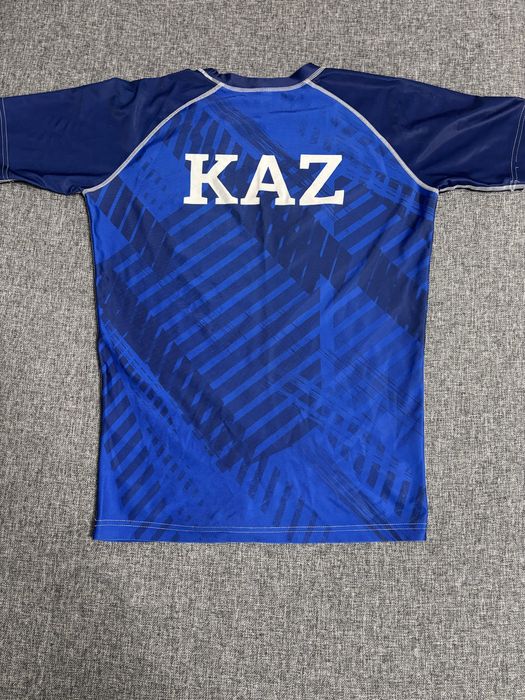 Продам рашгард шорты в подарок СРОЧНО