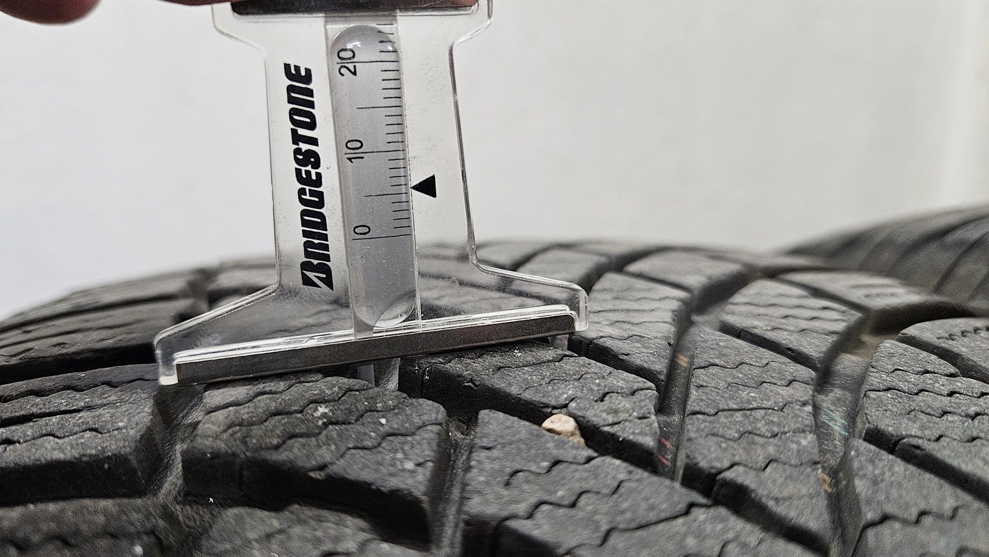 215/55/17 Bridgestone LM005 зимни