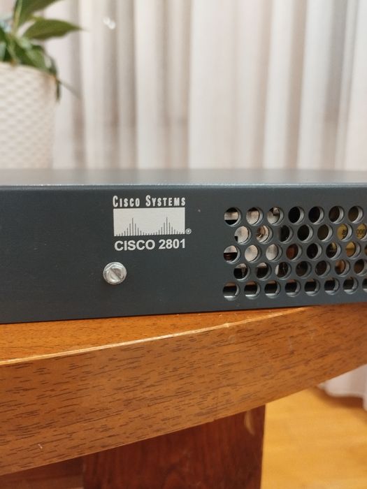 маршрутизатор CISCO 2801