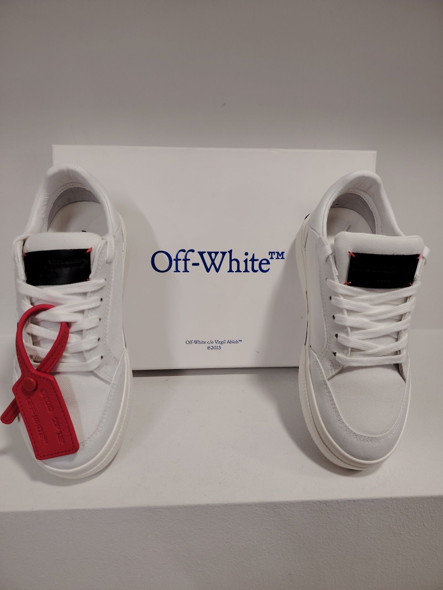 OFF-WHITE 35 номер кецове