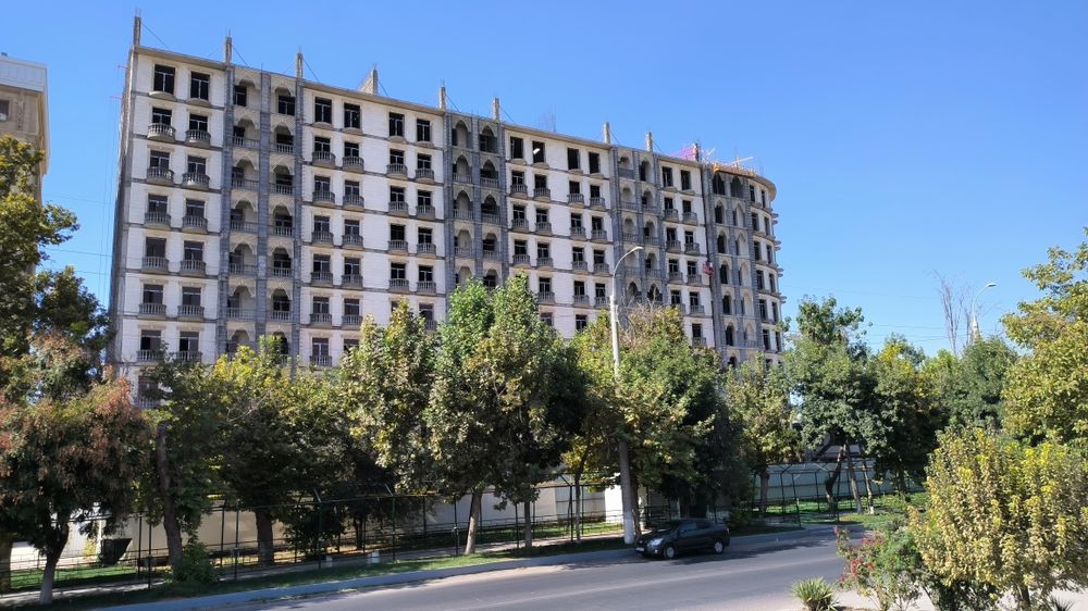 Срочно 2/9/11, экобазар. 35кв.м. новостройка, коробка.