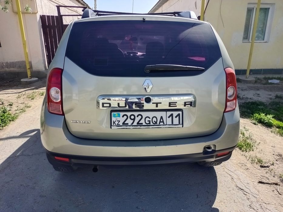 Рено дустер 2012года