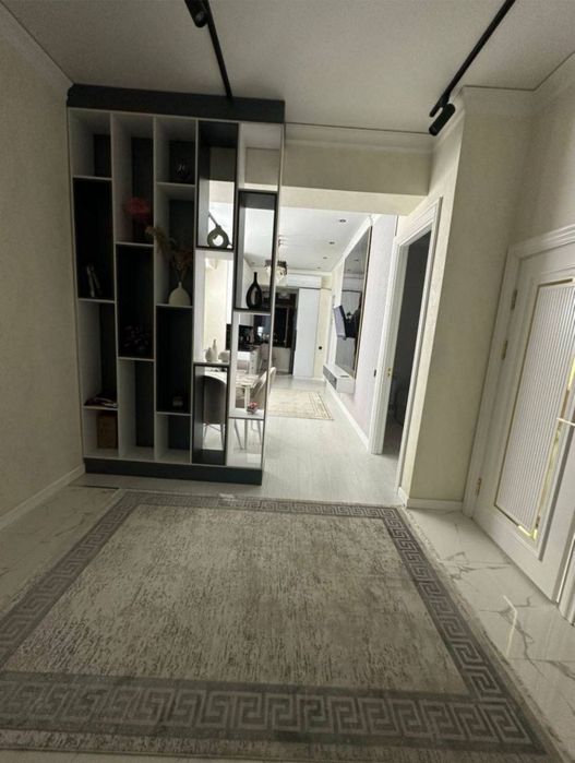 Yakkasaroy Salamatinada navastroyka 2 xonali kvartira sotiladi