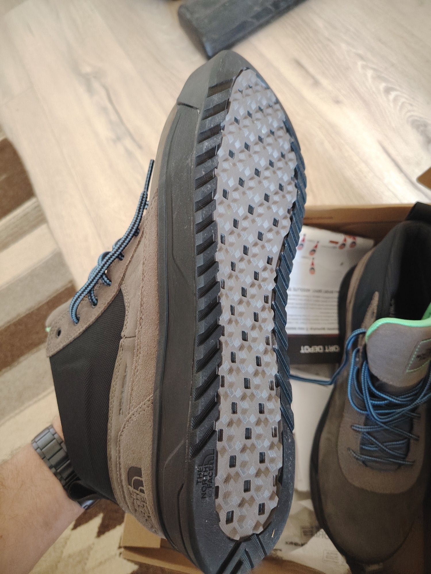 Обувки North Face