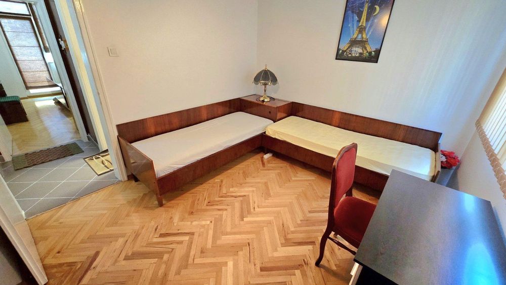 Дава се под наем Тристаен апартамент в Пловдив, Кючук Париж - 93 кв.м за 434 € - Снимка #3