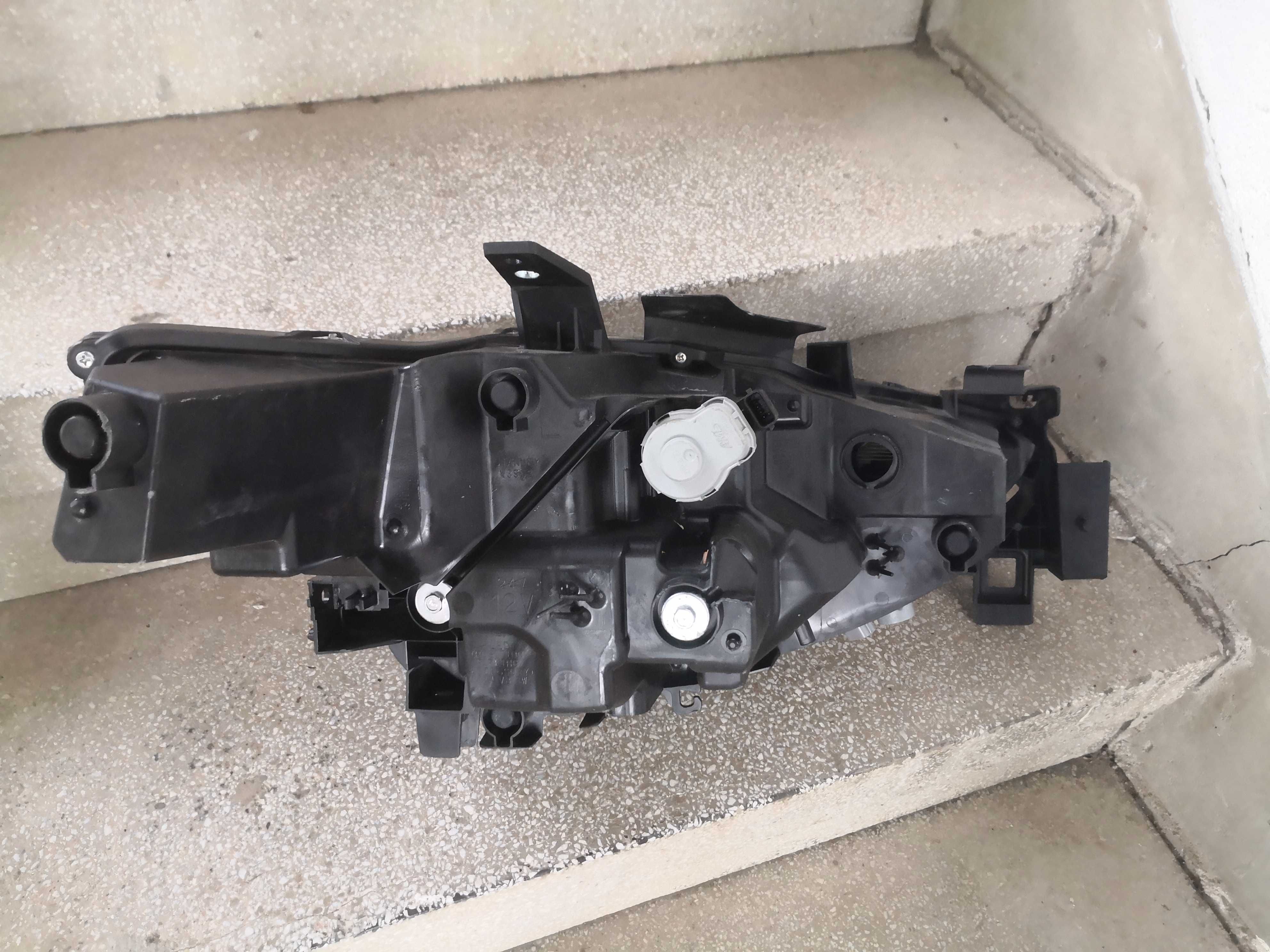 Фарове Mazda CX5 FULL LED 2020/Фарове Мазда ЦХ5/Фар Mazda CX5 Оригинал