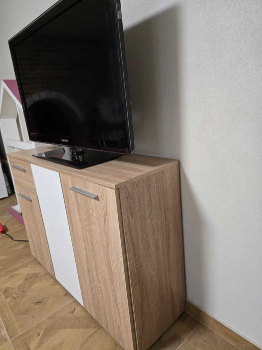 Vand comoda pentru tv