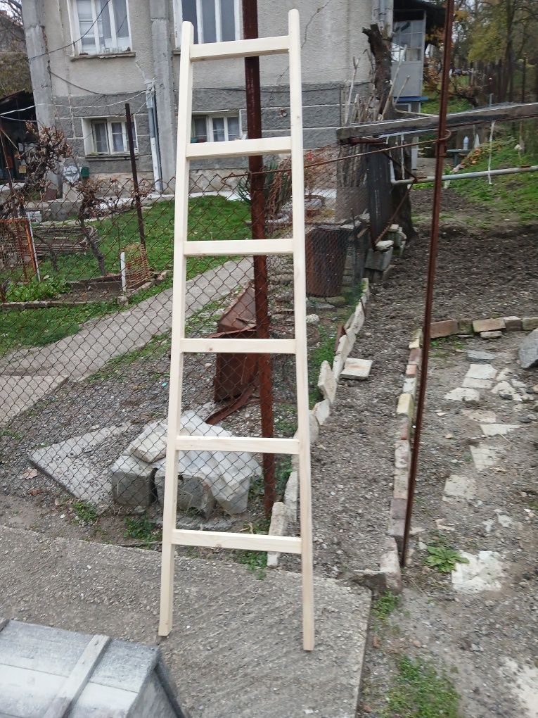 Стълби от чам.Различни размери.