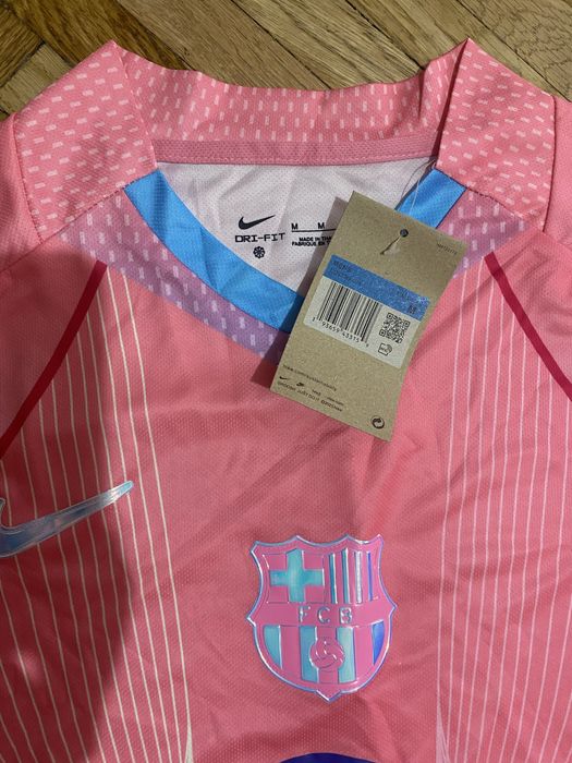 Compleu FC Barcelona Roz 2026 – nou, mărime M