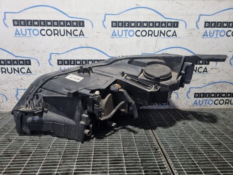 Far Dreapta Peugeot 3008 II 2016 - 2020 SUV 4 Usi (1316) Fara xenon .P900851172955