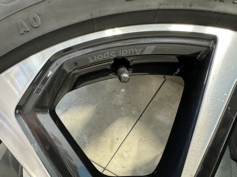 Jante priginale Audi Sport R19 S line Q3 Q5 A6 A7 A8 echipate vara noi