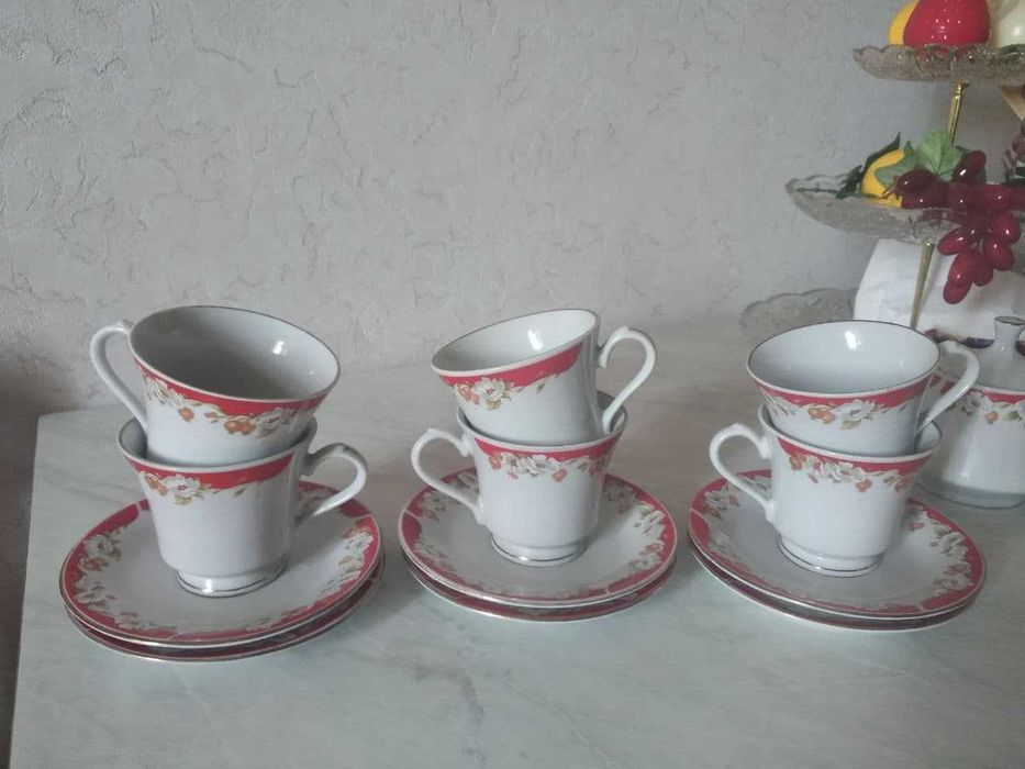 Чайный-кофейный сервиз на 6 персон,Китай,в хорошем состоянии