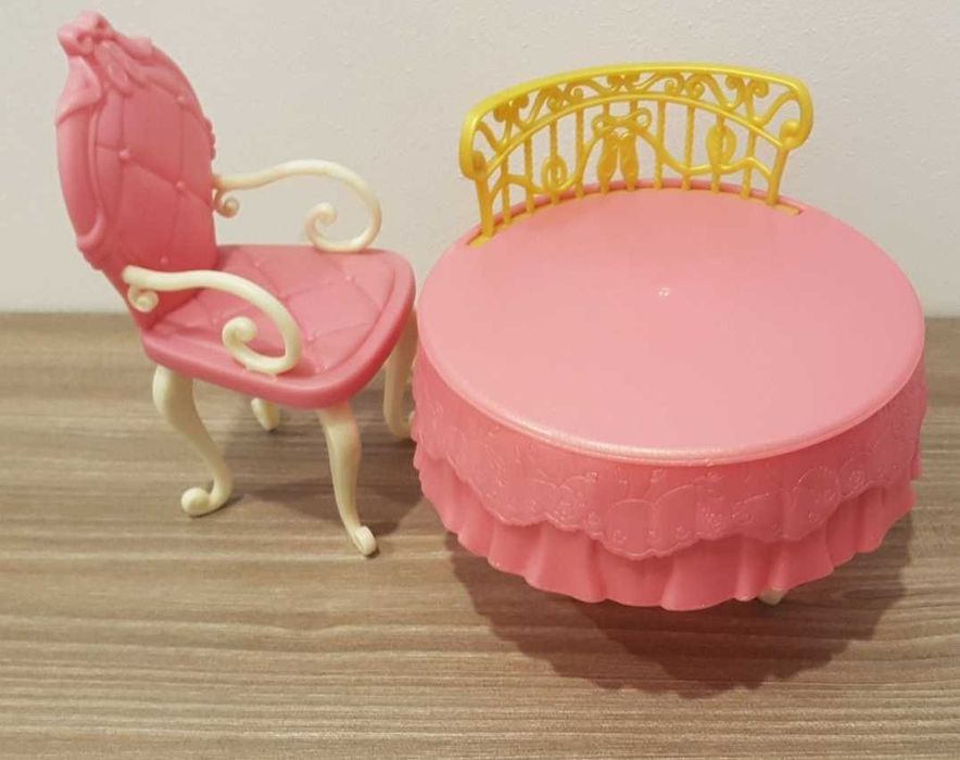 Set păpușă și mobilier Barbie Mattel
