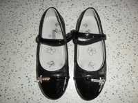 33 н черни обувки