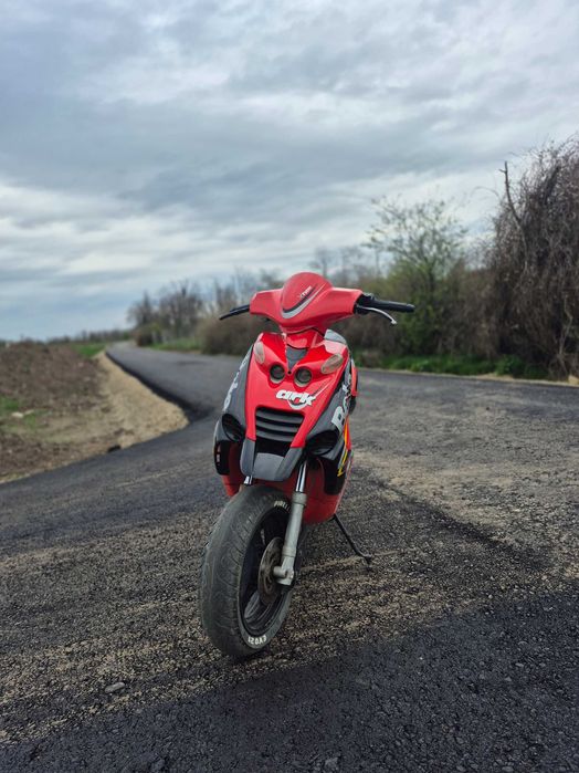 Vând scuter beta ark 49cc 2t