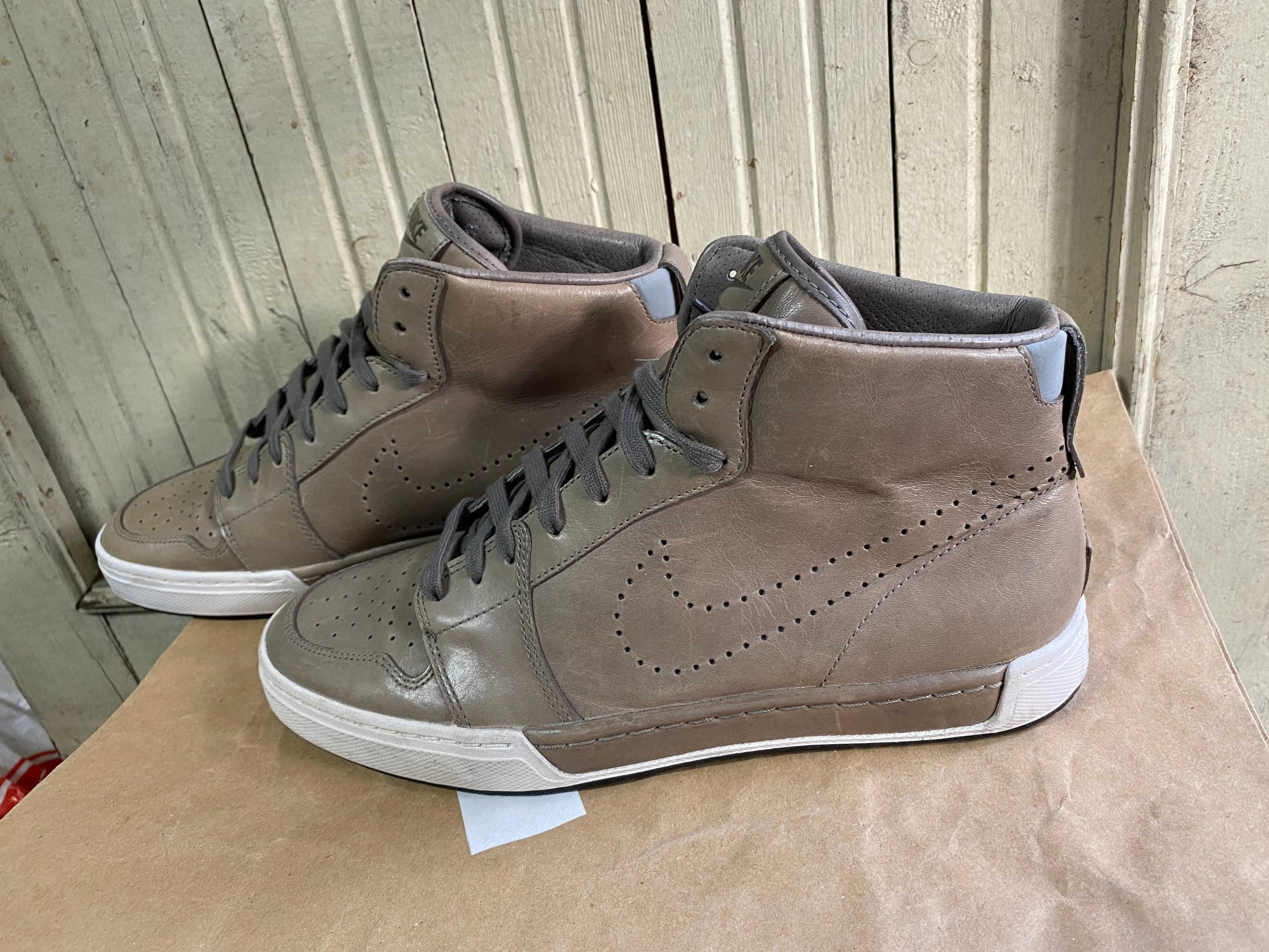 ''Nike Air Royal Mid''оригинални мъжки маратонки 43 номер