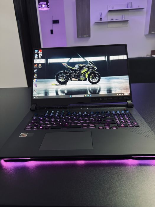 Laptop Asus Rog Strix G713RW