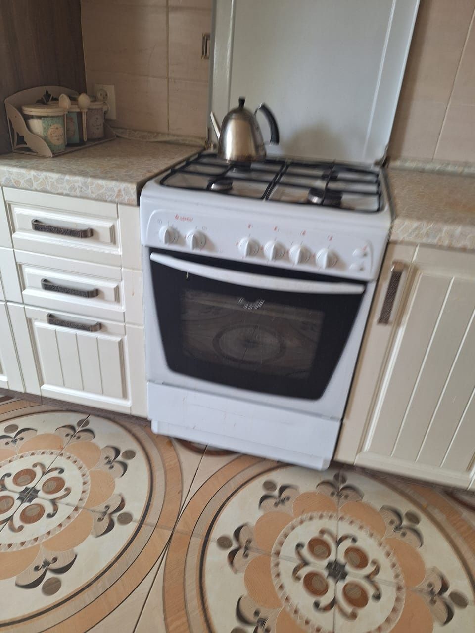 Продам газовую плиту