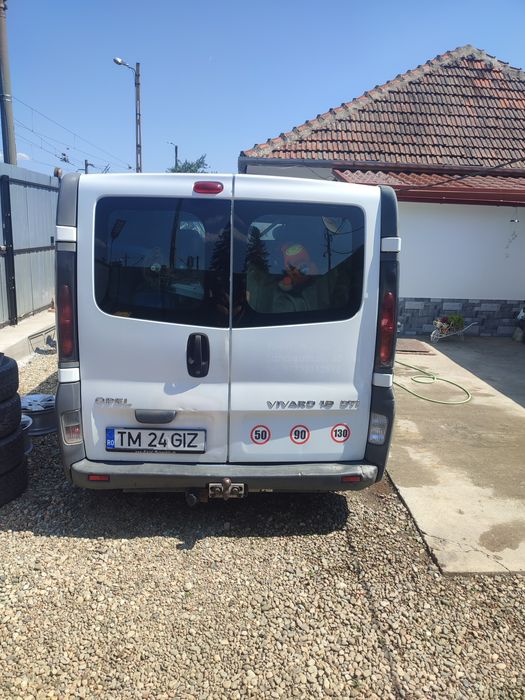 Vând Opel vivaro trafic an 2002