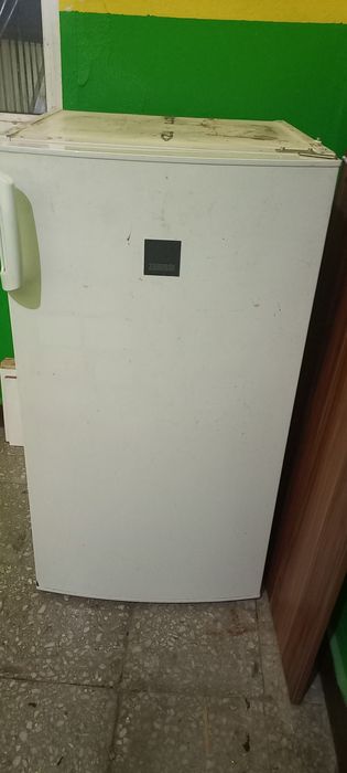 Продавам хладилник Зануси