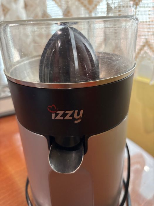 Сокоизстисквачка за цитрусови плодове Izzy
