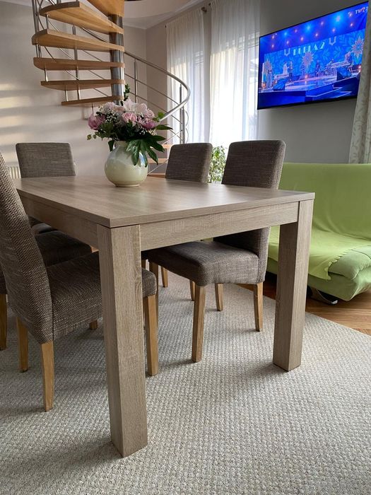 Masă si șase scaune