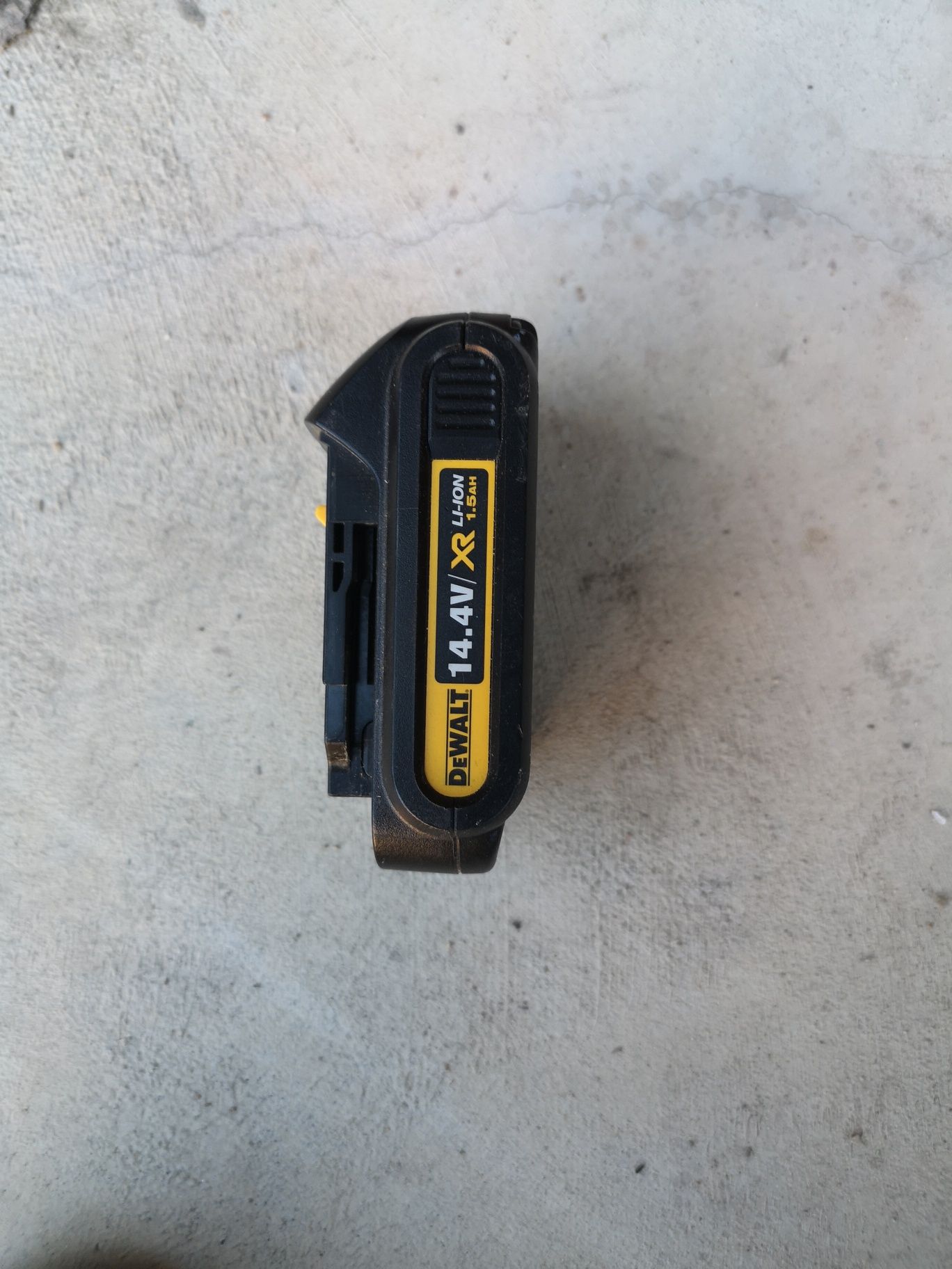 Батерия dewalt 14.4v 1.5ah