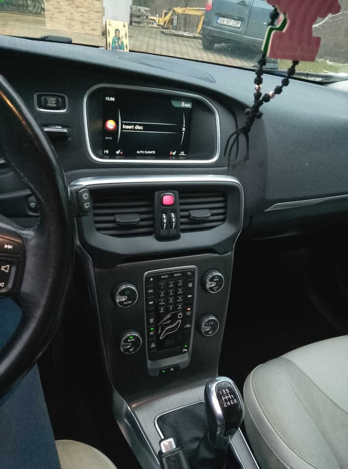 volvo v40 2015 diesel 2000