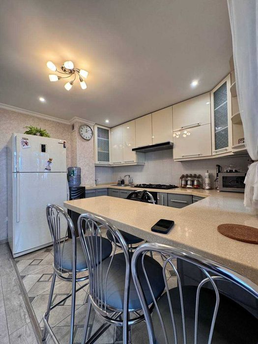 5-комнатная ул. Бабура (галерейный тип здания) ID: 4353