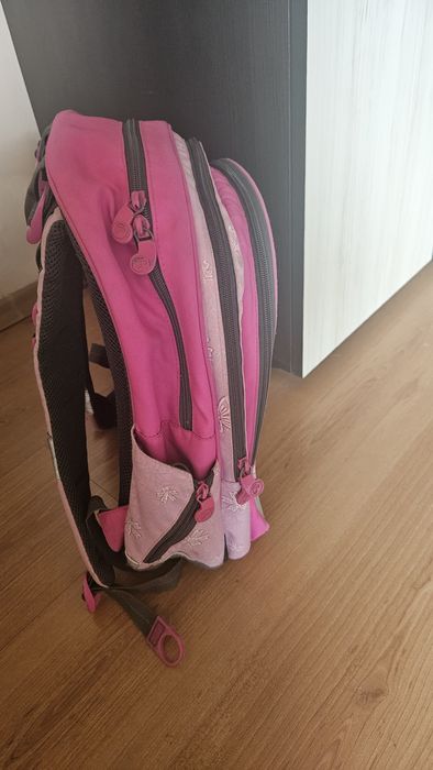 Ученическа раница с анатомичен гръб+ подарък