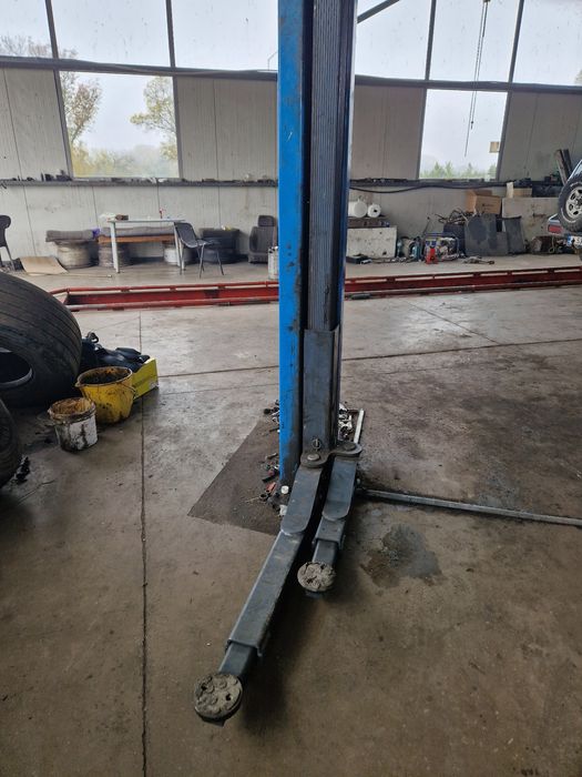 Винтов подемник марка Slift, ПРОДАДЕН