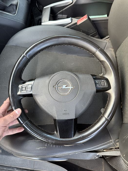 Волан Opel Zafira B / Astra H с еърбег